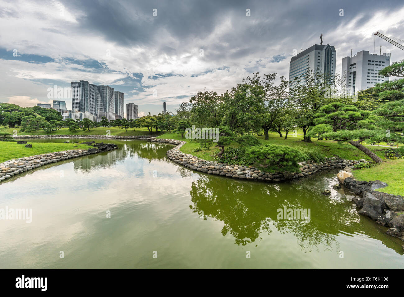 Tokyo - le 13 août 2018 : Jardins Hamarikyu. Aucun Shioiri. Étang ike Le seul lac de marée dans la région de Tokyo. Banque D'Images