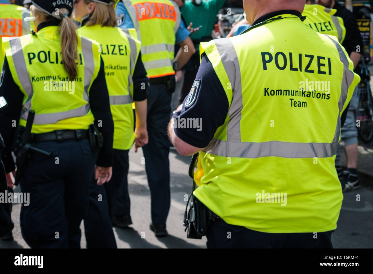 Berlin, Allemagne - 01 mai 2019 : l'équipe de police sur rue à myfest célébration le mayday , 1. mai, Berlin, Kreuzberg Banque D'Images
