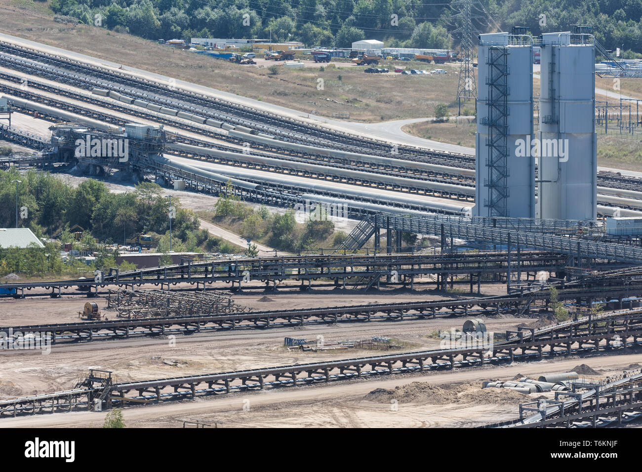 Mine à ciel ouvert à l'aide de tapis roulants transport du charbon de la  centrale à Photo Stock - Alamy