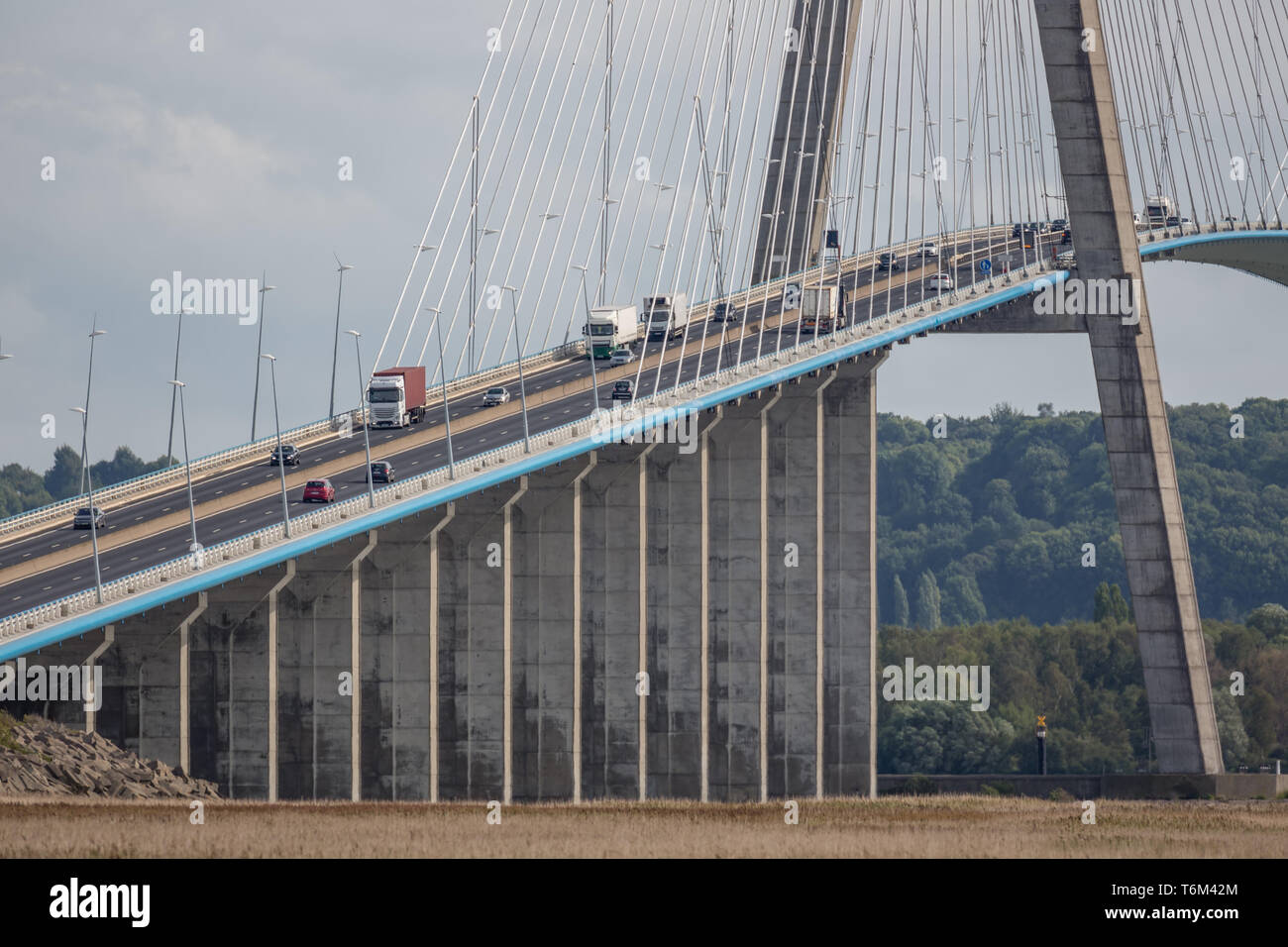 Pont de Normandie, pont qui traverse la Seine en France Banque D'Images