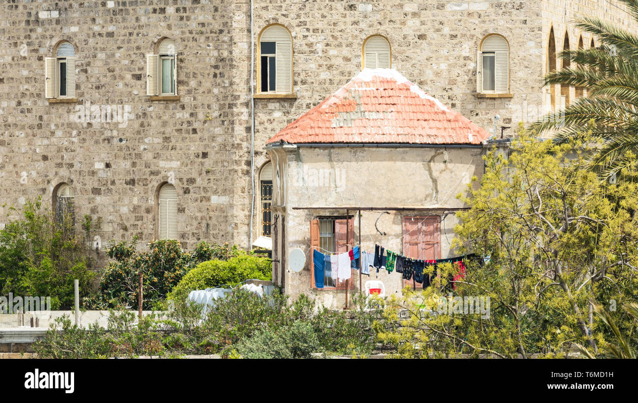 Une ancienne maison construite dans l'architecture traditionnelle Libanaise, Byblos, Liban Banque D'Images