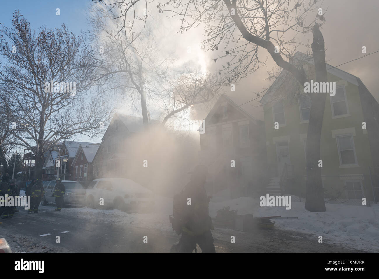 Chicago Fire Department en réponse à l'incendie d'une maison dans le petit village de voisinage, 30 janvier 2019. Banque D'Images