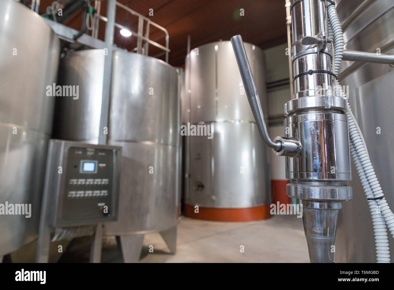 Italie TOSCANA barriques de vinification Banque D'Images