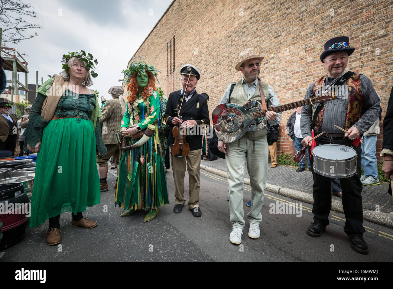 La troupe Fowlers Jack in the Green procession le jour de mai à Deptford Greenwich, London, UK Banque D'Images