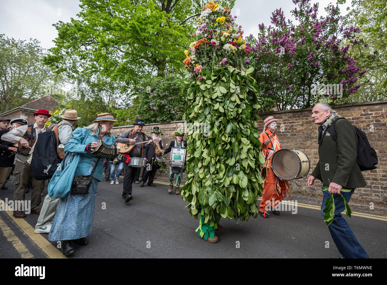 La troupe Fowlers Jack in the Green procession le jour de mai à Deptford Greenwich, London, UK Banque D'Images