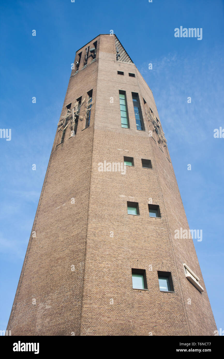 Grande tour de briques dans les Pays-Bas Banque D'Images