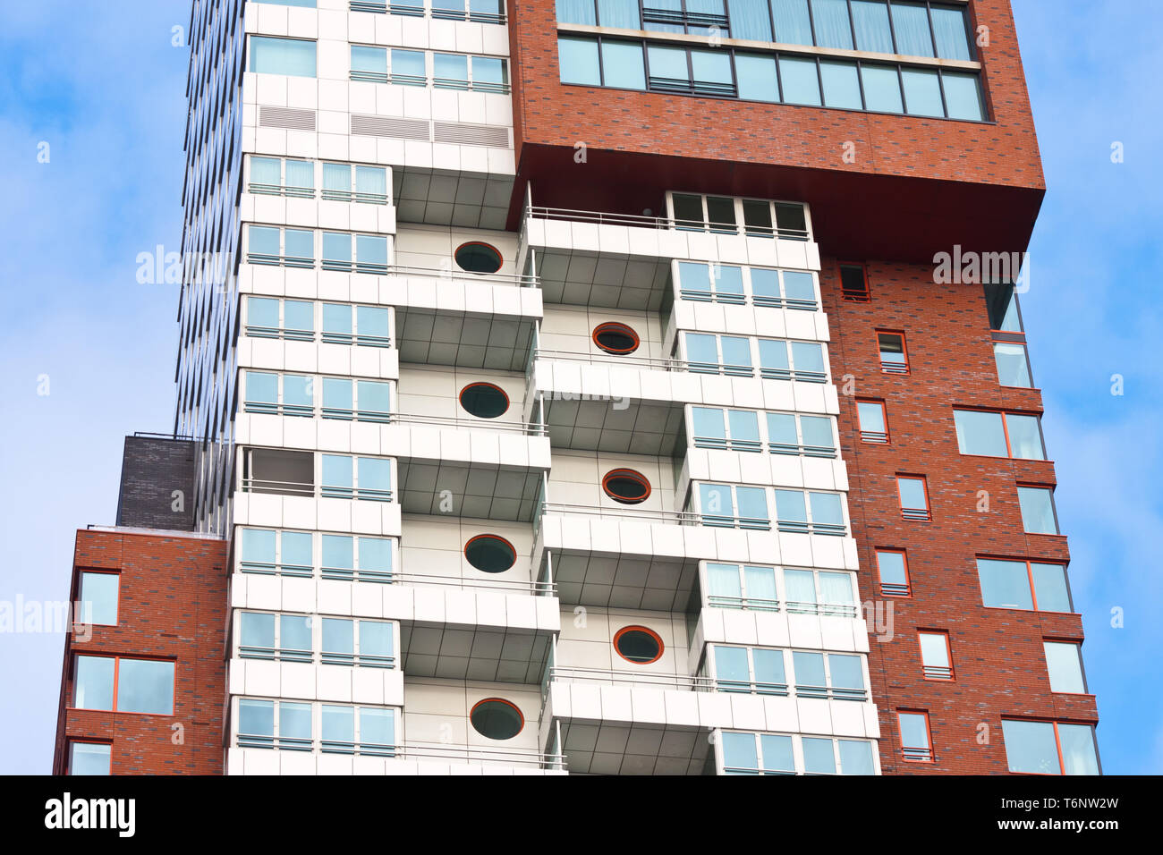 Détail d'une tour moderne immeuble avec appartements Banque D'Images