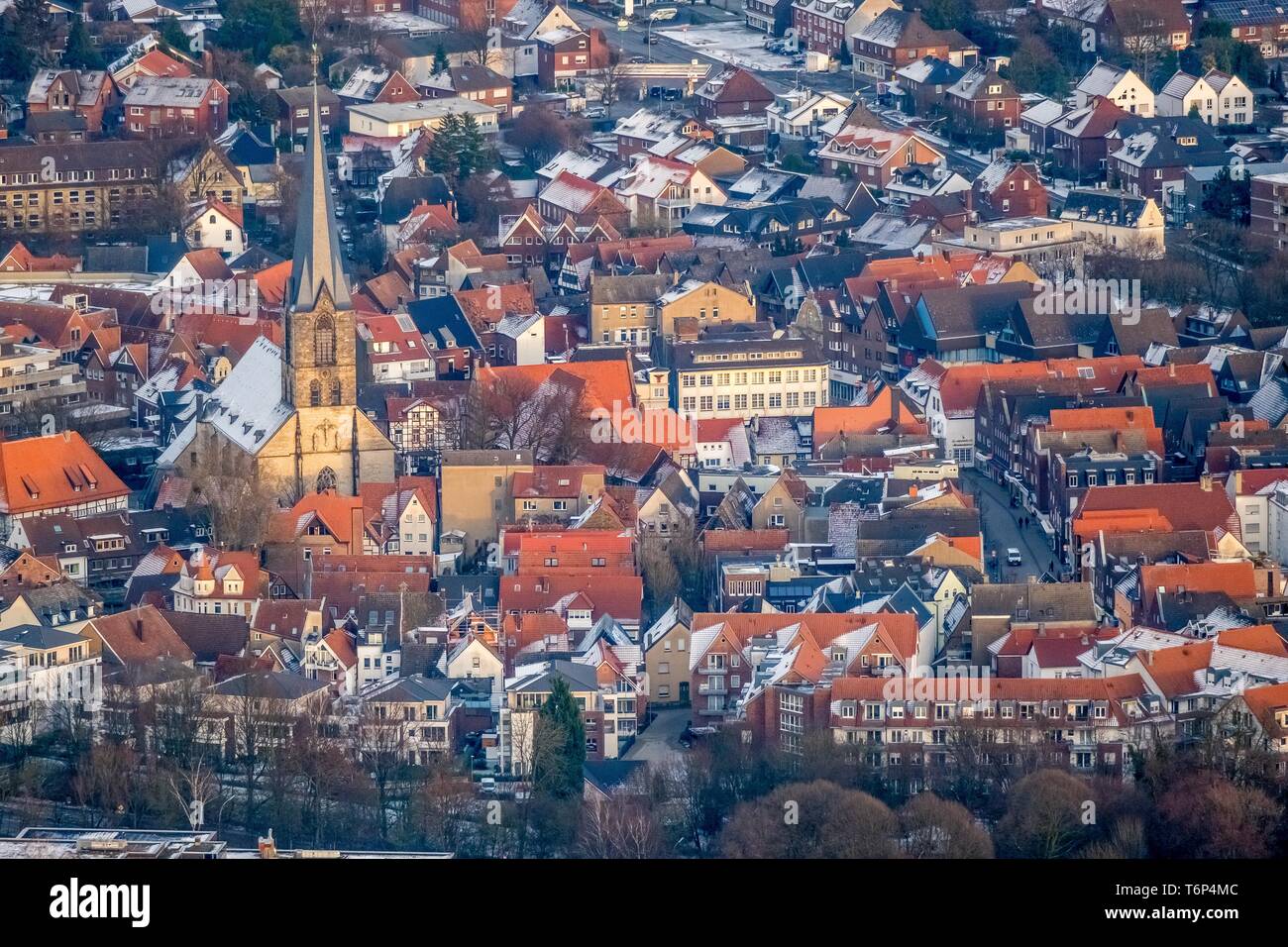 Vue aérienne, l'Église Saint-christophe avec centre-ville en hiver, Werne, Rhénanie du Nord-Westphalie, Allemagne Banque D'Images