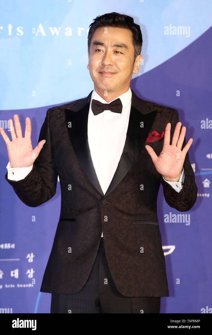 09Th Mai, 2019. S. acteur coréen Ryu Seung-ryong acteur sud-coréen Ryu Seung-ryong pose pour une photo pendant la 55ème Baeksang Arts Awards à Séoul le 1 mai 2019. Credit : Newcom/Alamy/Yonhap News Live Banque D'Images