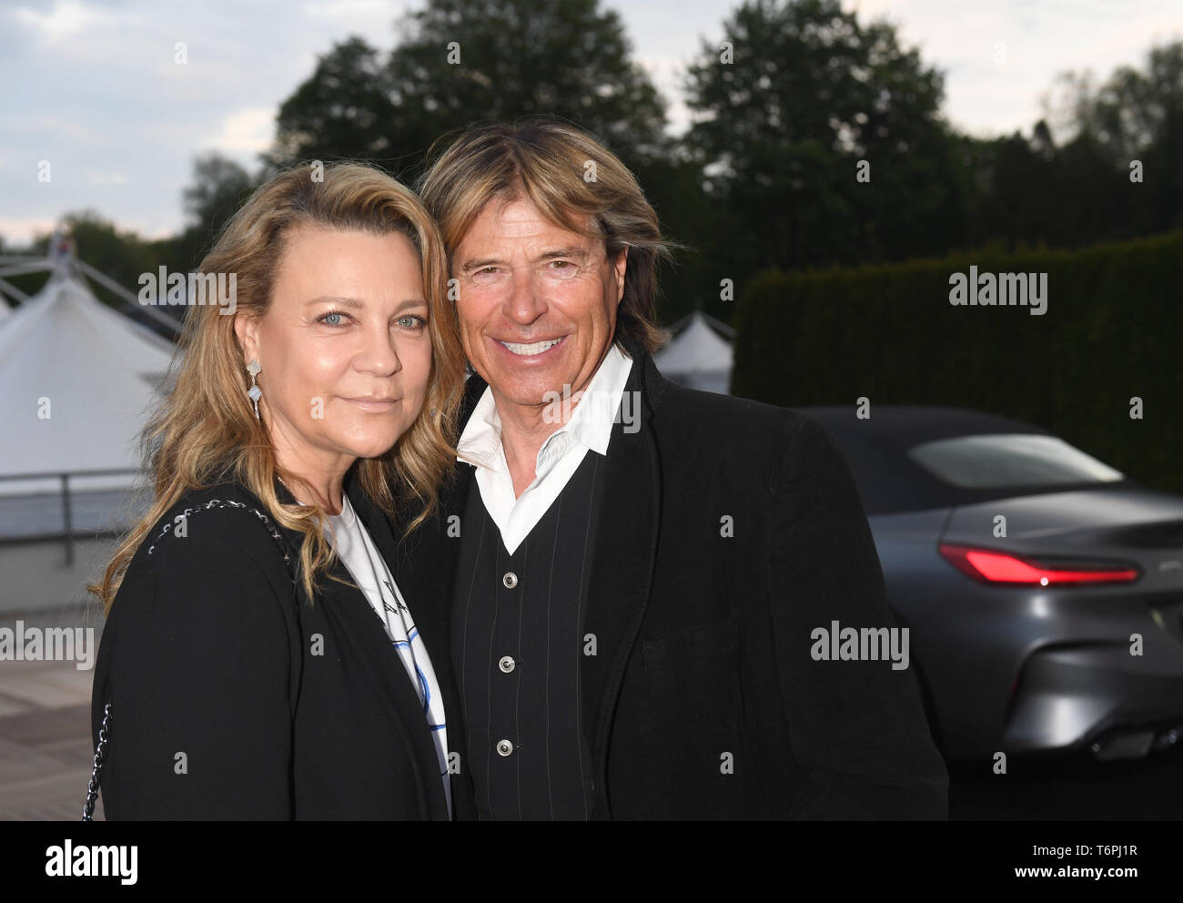 Munich, Allemagne. 09Th Mai, 2019. Le chanteur Hansi Hinterseer et sa femme Romana viennent à l'événement 'Aufschlag bei BILD' qui a lieu au sein de l'ATP, le tournoi Open de BMW, au MTTC Iphitos. Crédit : Felix Hörhager/dpa/Alamy Live News Banque D'Images
