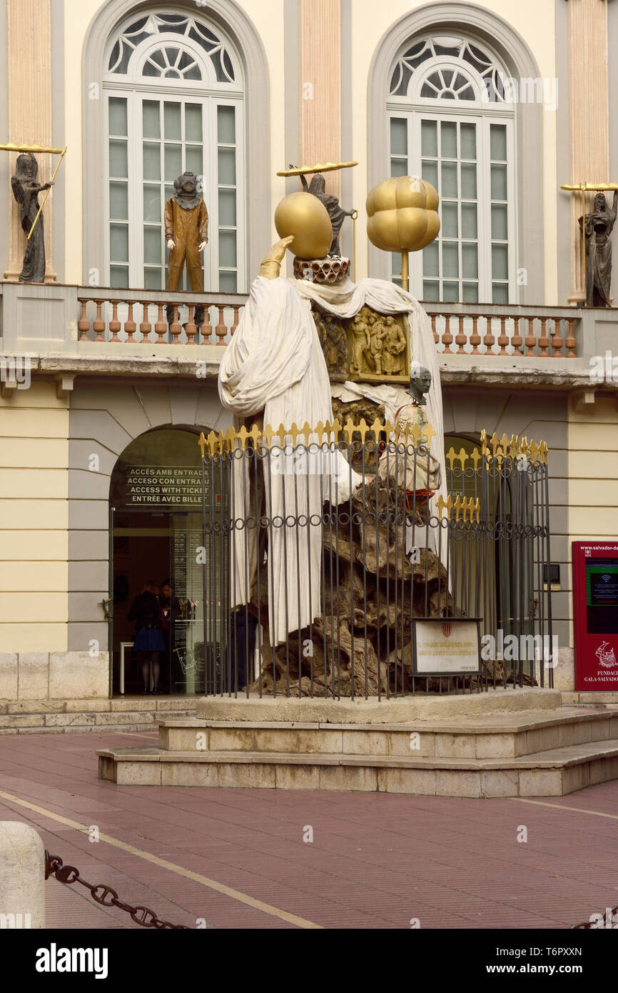 Sculpture hommage à Frances Pujols, Gala-Dali Square à Figueres, Gérone, Catalogne, Espagne Banque D'Images