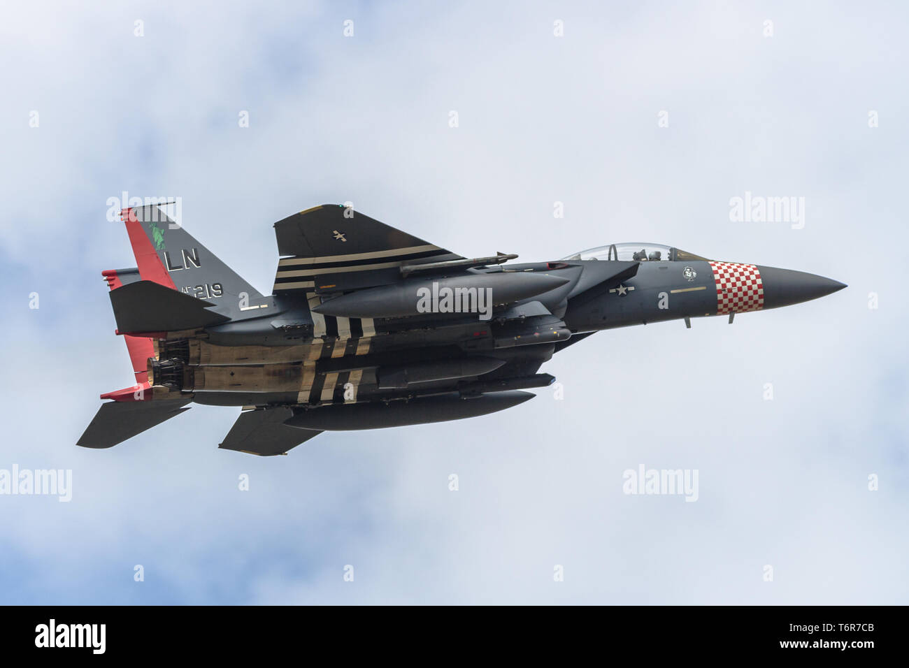 Mcdonel Douglas F-15E Strike Eagle overflys RAF Lakenheath. Cet avion est à partir de la 494e TFW, 48 FW 'Liberty' aile Banque D'Images