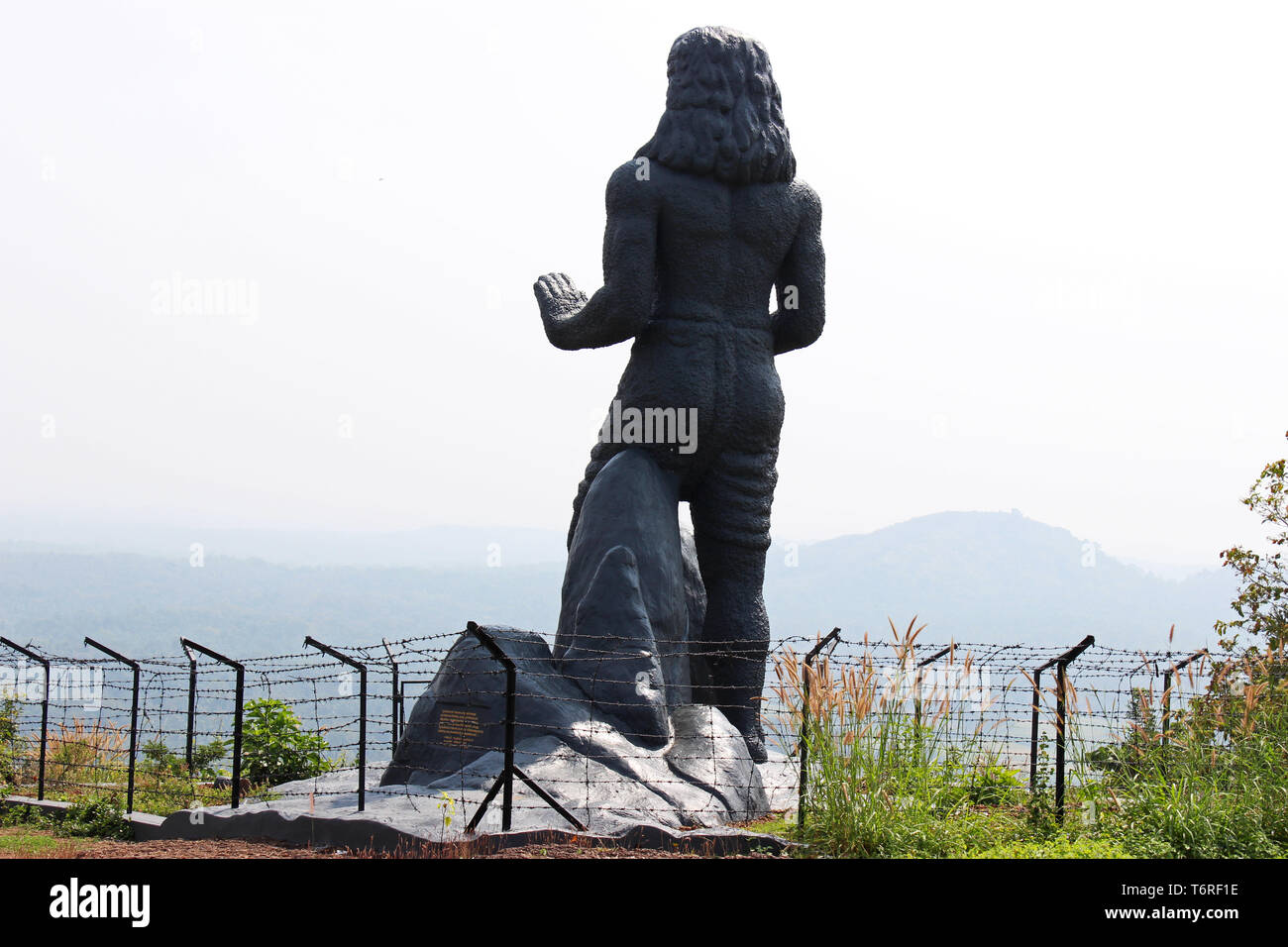 Narayanathu branthan statue (le fou de @ Rayiranellur Naranam). Il est un personnage en malayalam au folklore. Banque D'Images