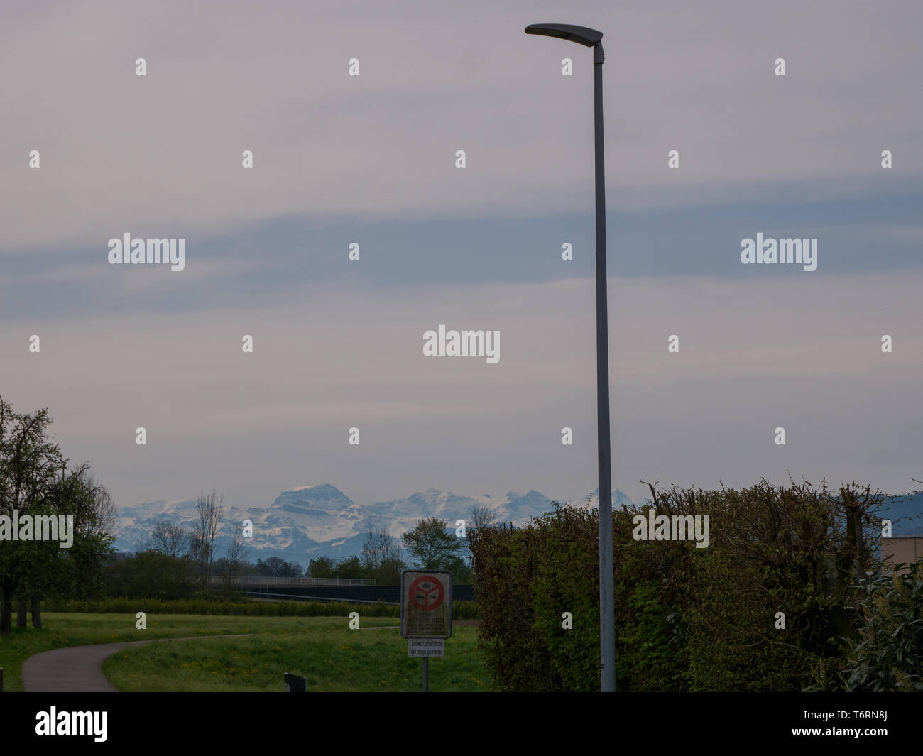 Beaux paysages de neige Alpes Suisse Green grass Banque D'Images