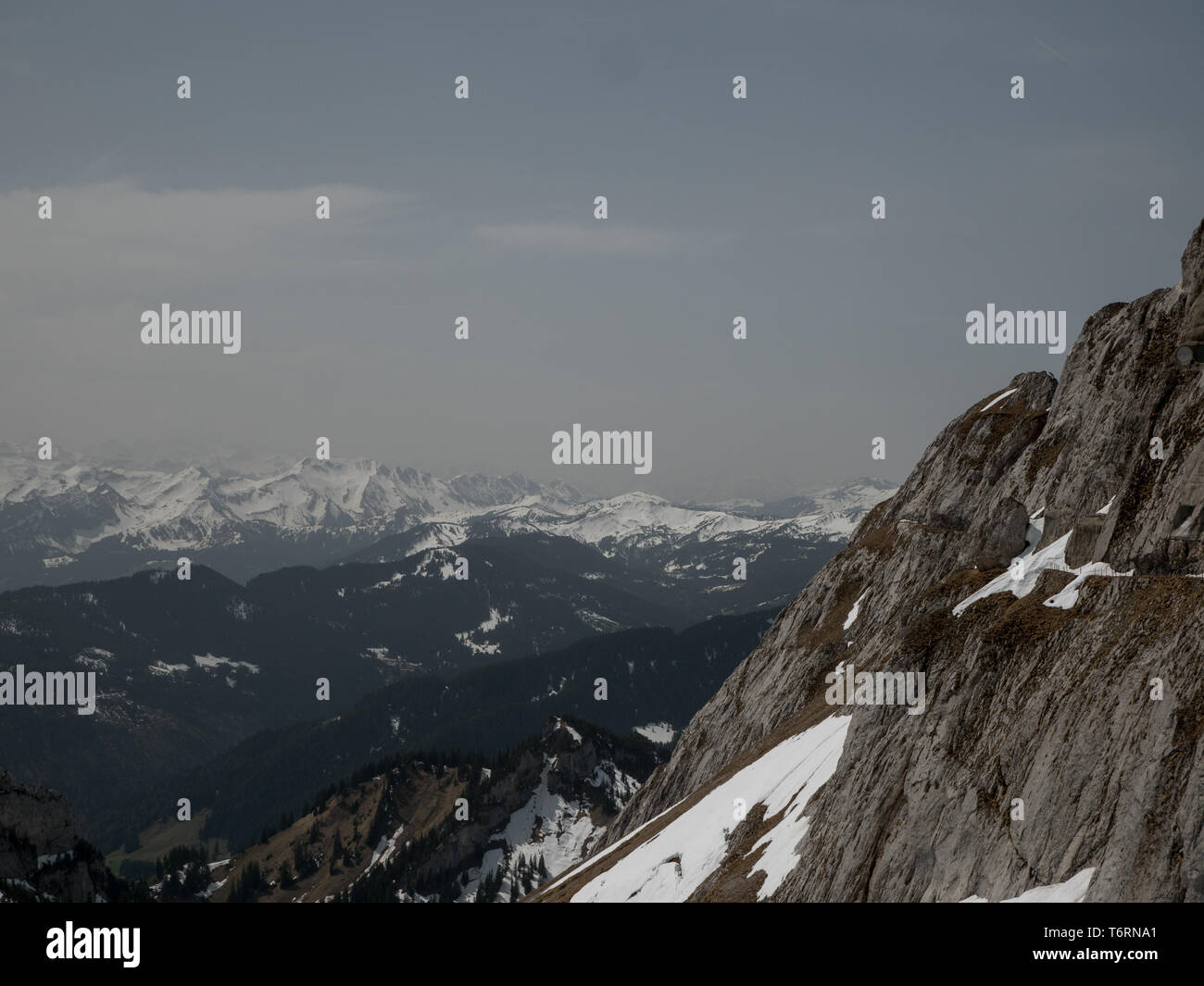 Vue panoramique des Alpes Suisses avec de la neige sur le dessus Banque D'Images