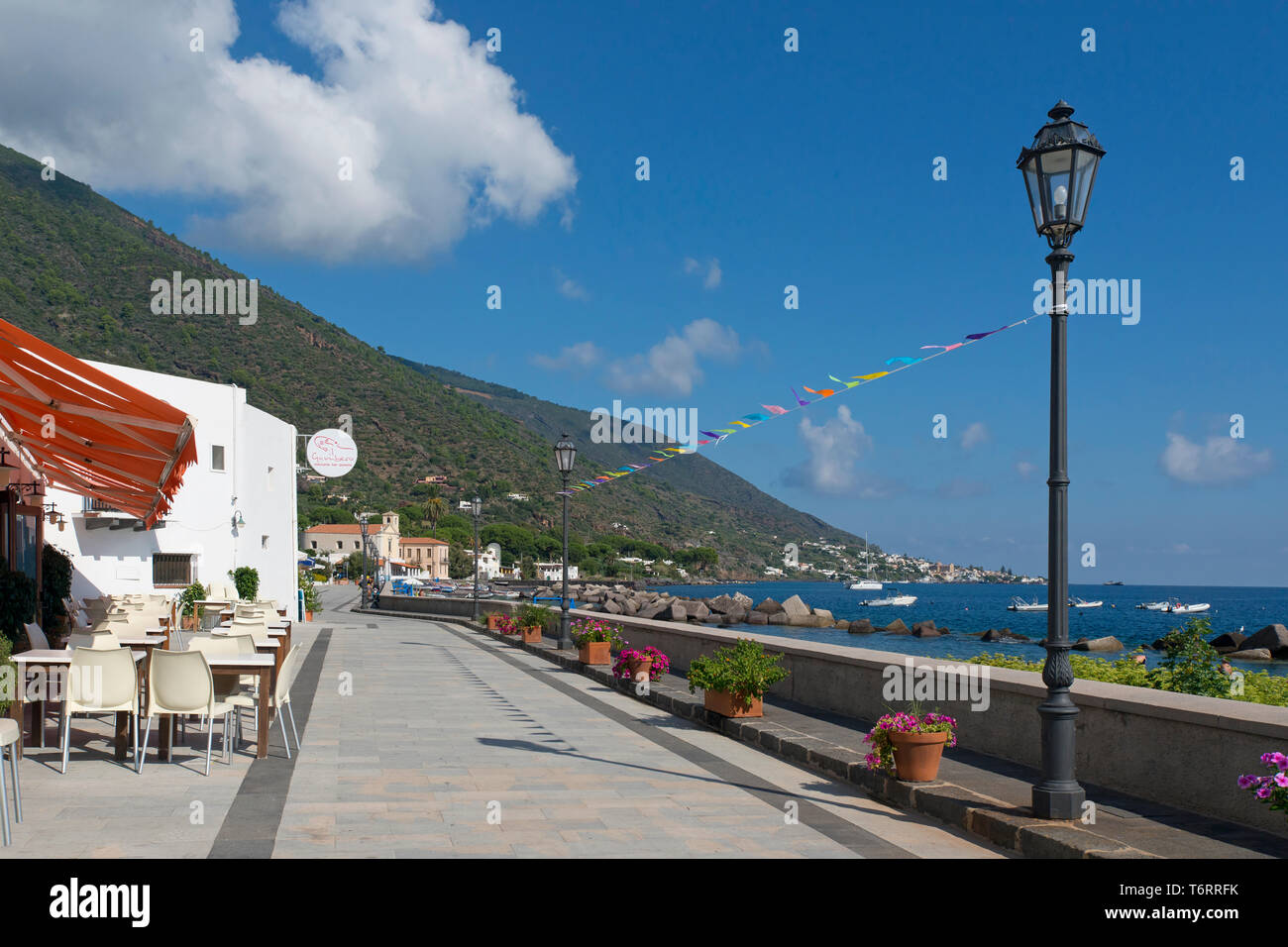 Village de Lingua, île de Salina Iles Eoliennes, Sicile, Italie Banque D'Images