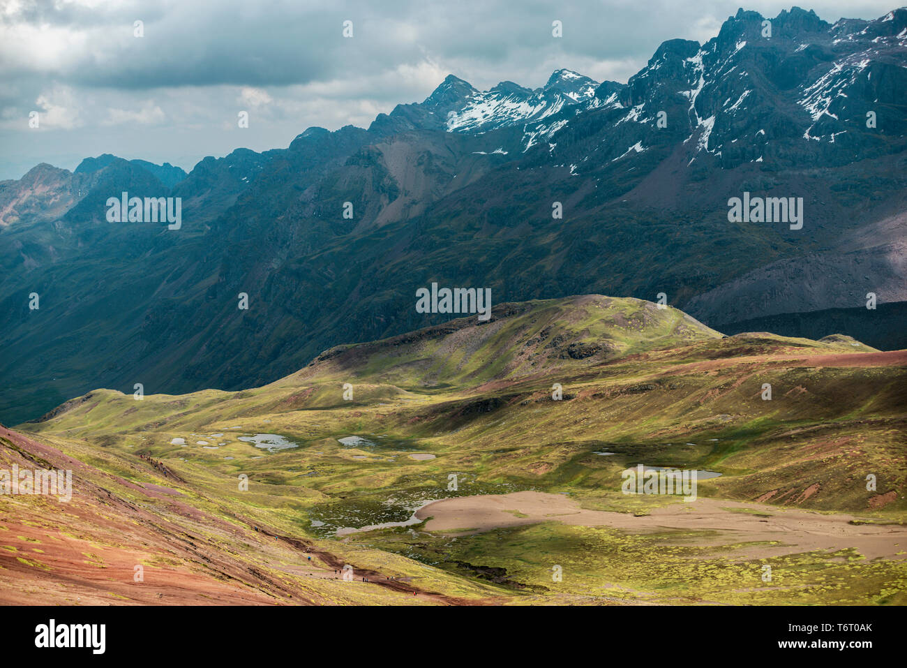 Paysage de montagne dans la région des Andes Péruviennes par journée ensoleillée Banque D'Images