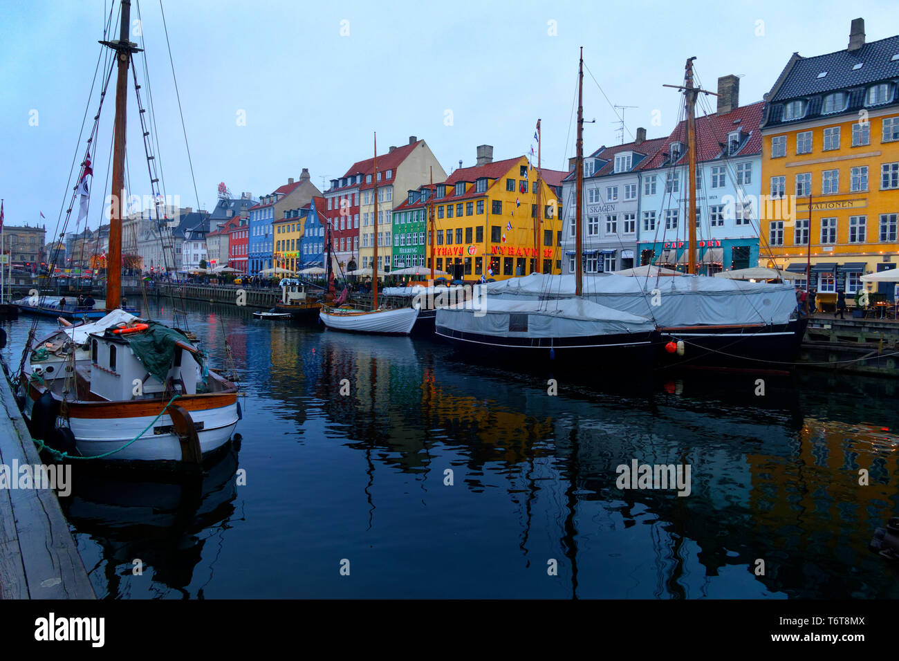 Canal de Nyhavn et de divertissement, Copenhague, Danemark, Scandinavie, Europe Banque D'Images