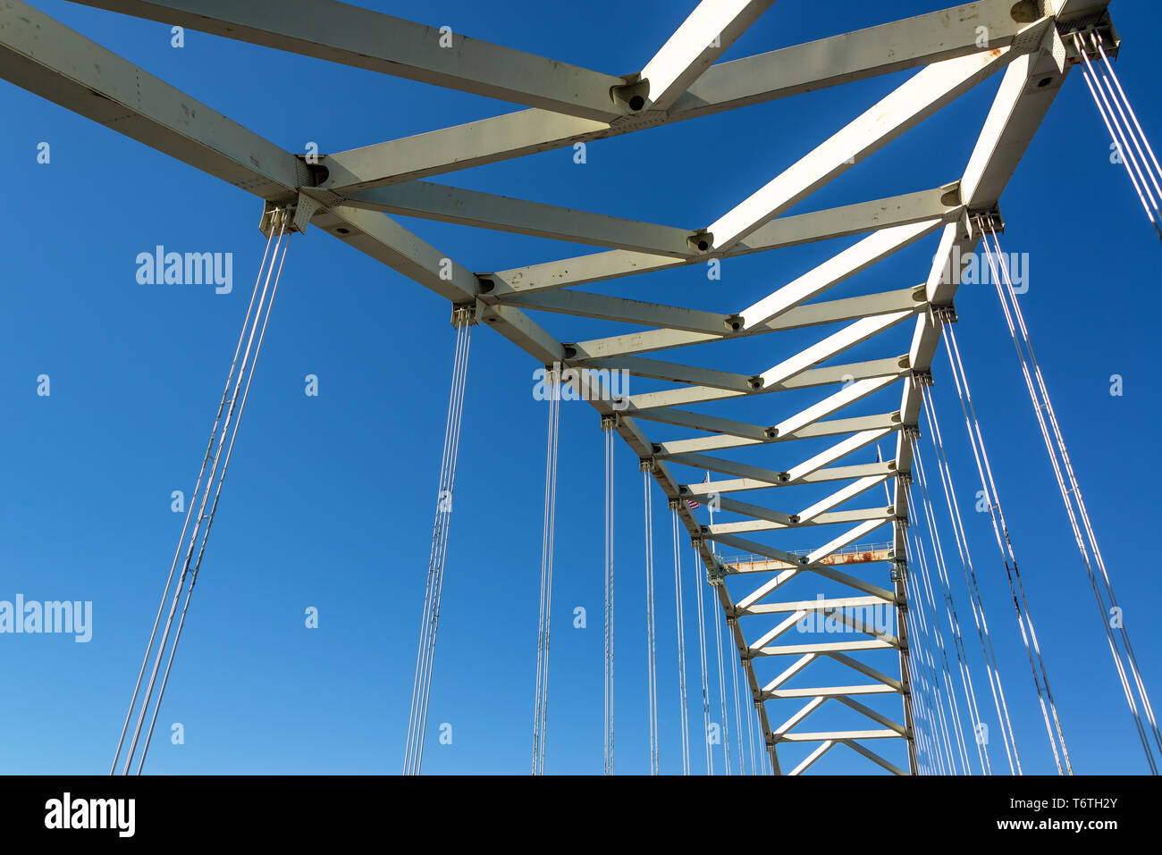 Vue de la Fremont Bridge et un beau ciel bleu à Portland, Oregon Banque D'Images