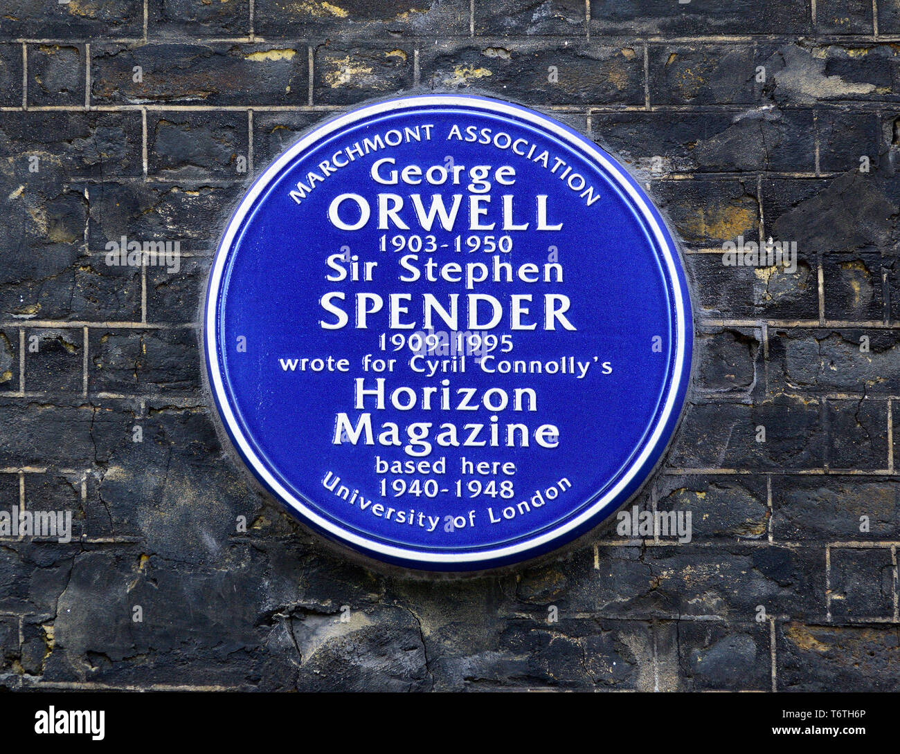 Londres, Angleterre, Royaume-Uni. Blue Plaque commémorative : George Orwell (1903-1950) Sir Stephen Spender (1909-1995) a écrit de Cyril Connolly's Horizon Magazine Banque D'Images