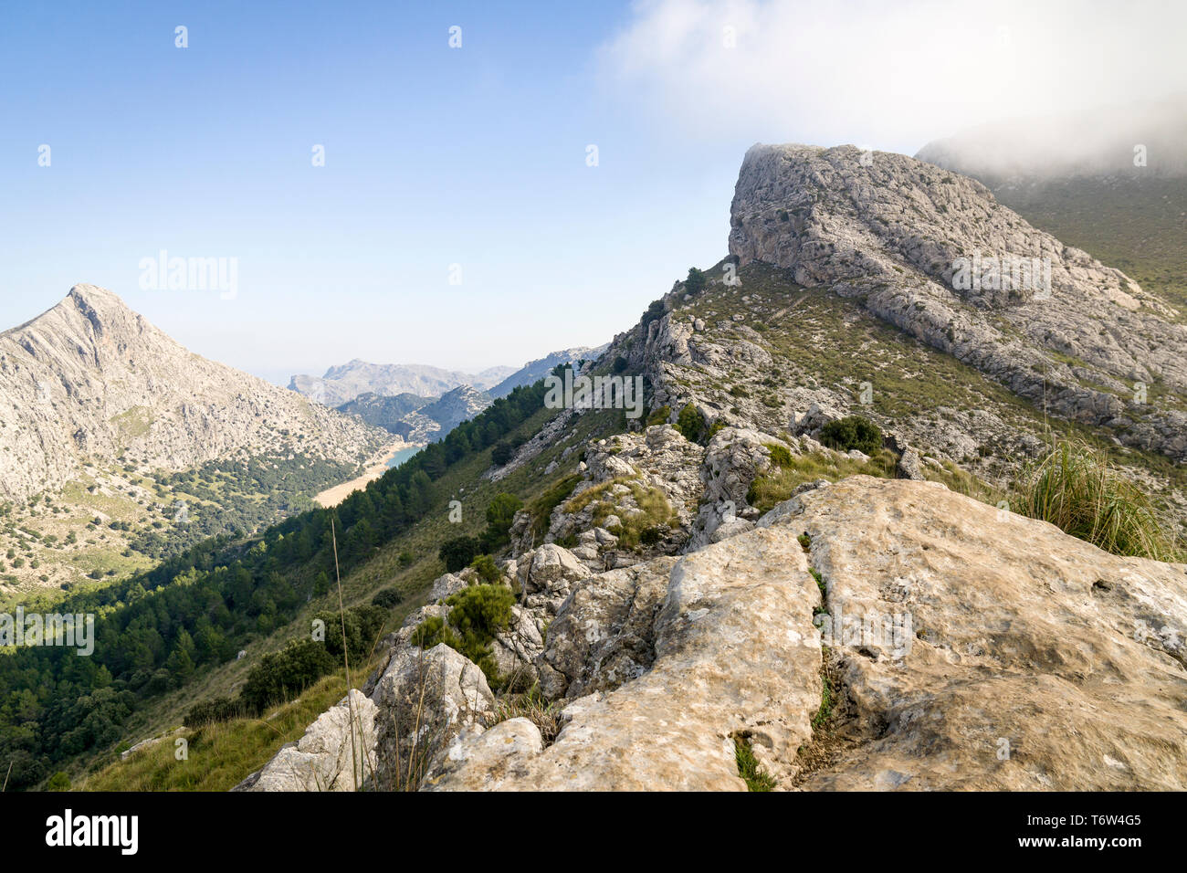 Sur le GR 221. La longue distance chemin sur la Serra de Tramuntana, aussi appelée route de la pierre sèche, dans West-Mallorca, Espagne Banque D'Images