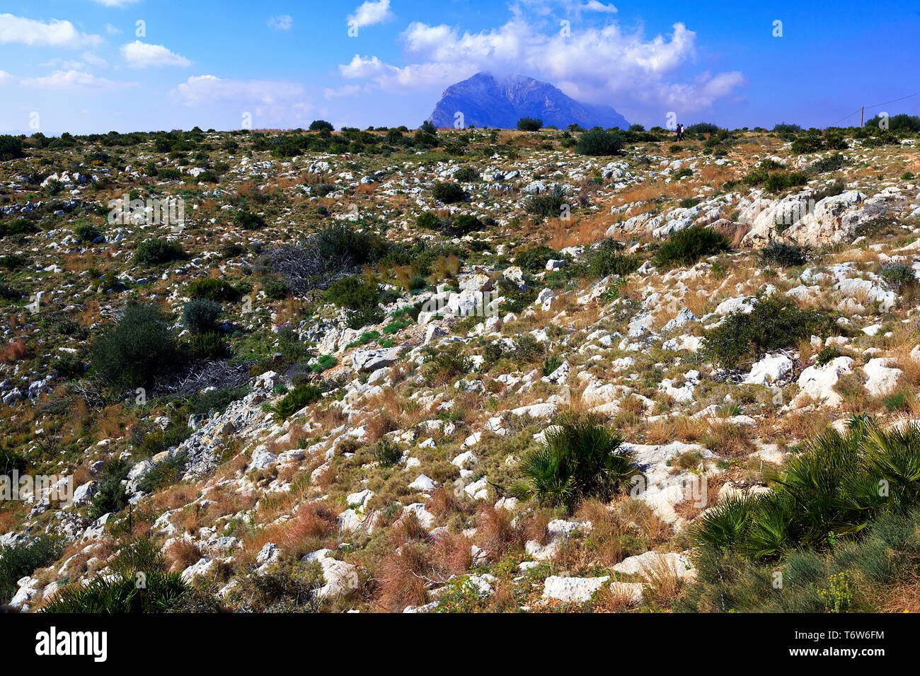 À la recherche de Cap Santa Antoni vers la montagne Montgo Dénia, Costa Blanca, Espagne Banque D'Images