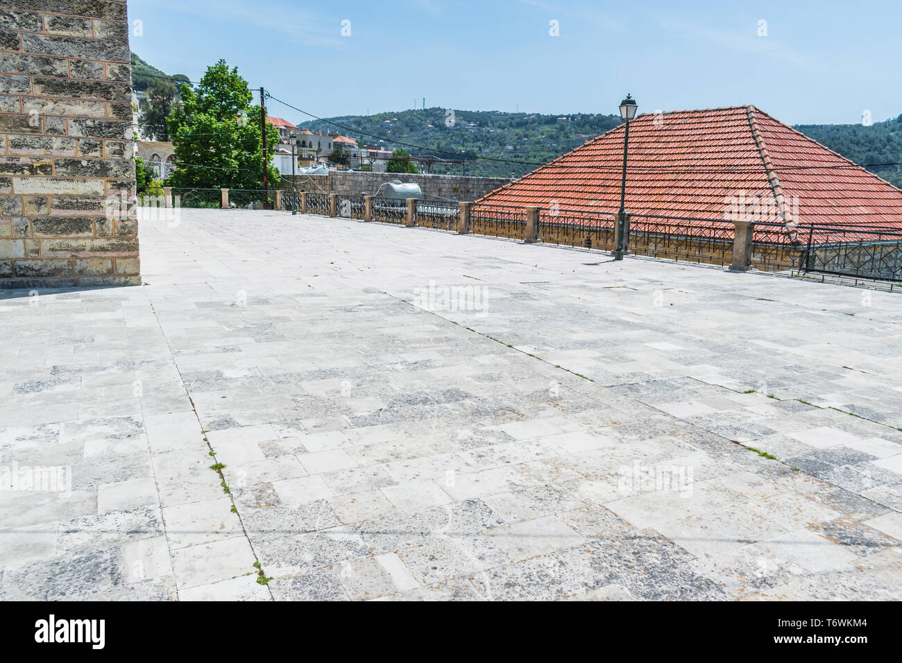 C'est une capture d'une église historique dans Der El Kamar un village situé dans le Liban et vous pouvez le voir sur la photo l'ancienne architecture totalement Banque D'Images