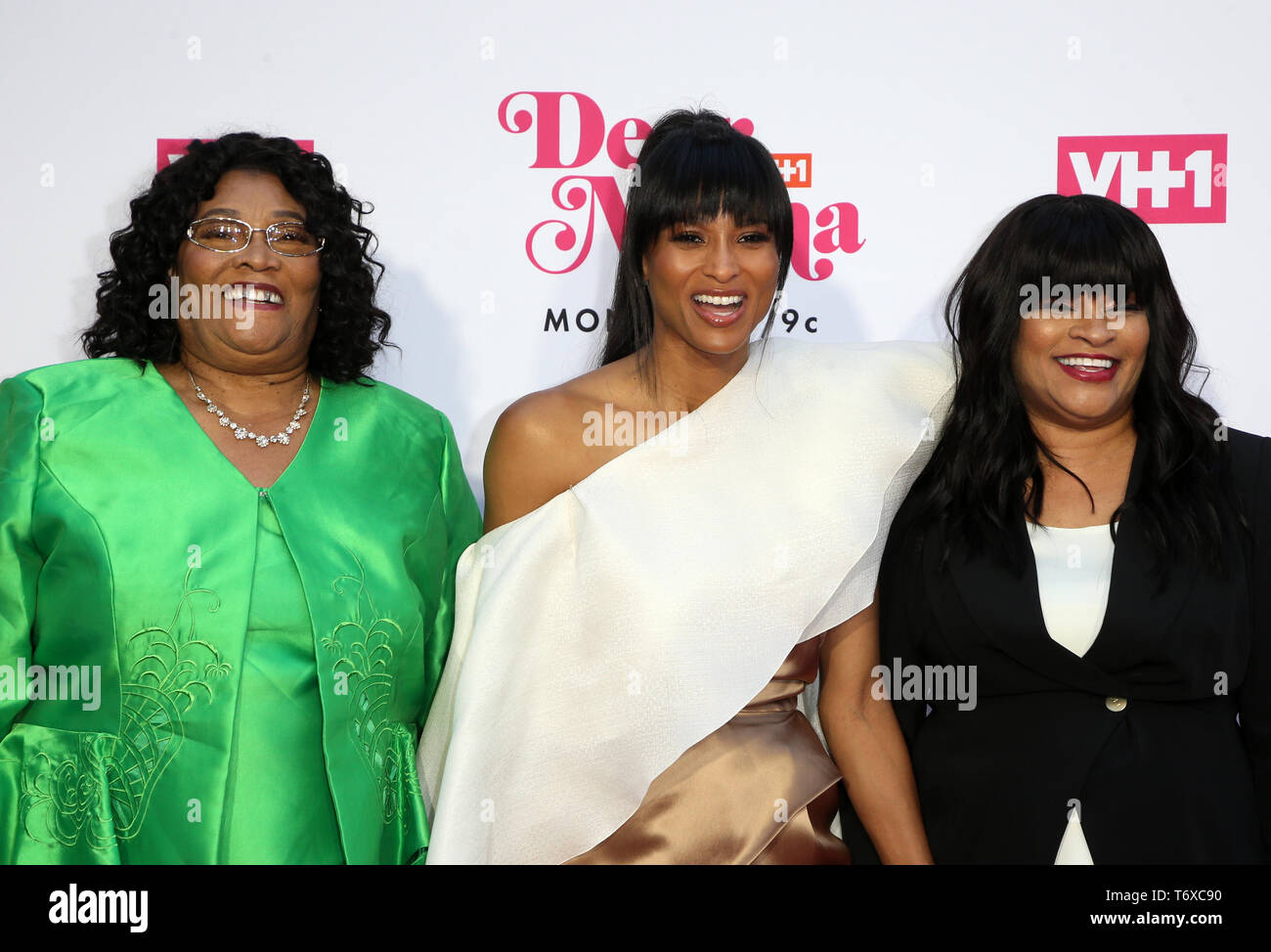 Los Angeles, CA, USA. 2 mai, 2019. Ciara avec grand-mère Gladys, la mère Jackie Harris, à l'Annuel VH1 'cher Mama : Une lettre d'amour pour maman" au théâtre à l'Ace Hotel à Los Angeles, Californie le 2 mai 2019. Credit : Faye Sadou/media/Alamy Punch Live News Banque D'Images