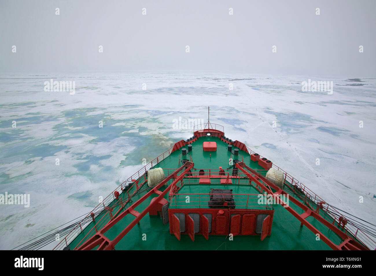 Arc d'un brise-glace nucléaire russe Yamal en route vers le pôle Nord, l'Arctique russe. Banque D'Images Arc d'un brise-glace nucléaire russe Yamal en route vers le pôle Nord, l'Arctique russe. Banque D'Images