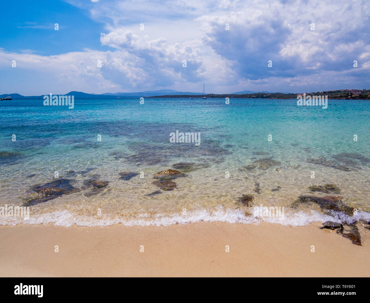 Spiaggia Bianca (White Beach) à Golfo Aranci, province d'Olbia, Sardaigne, Italie Banque D'Images