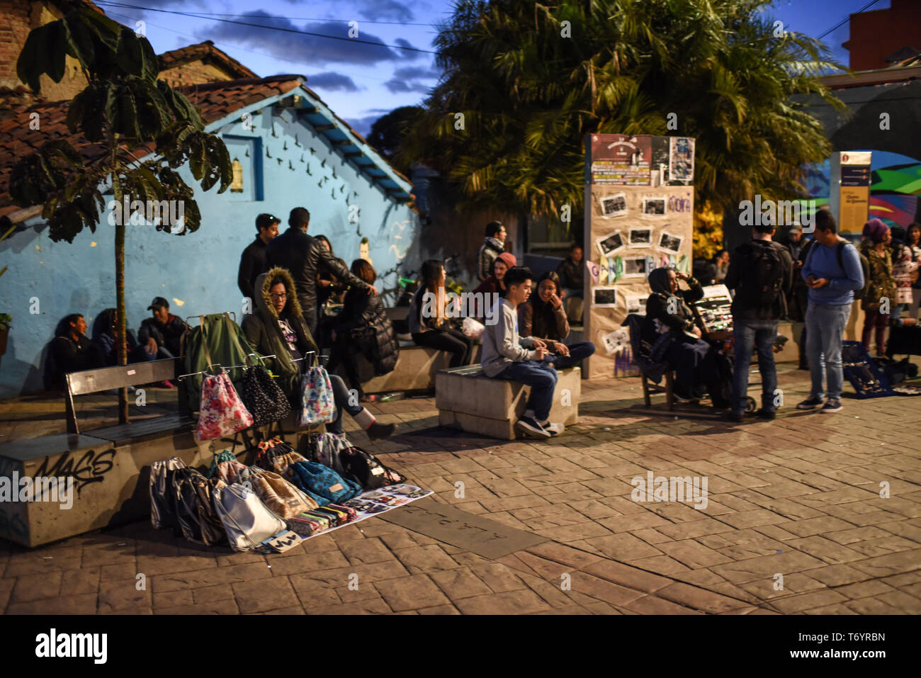 Vie nocturne à El Chorro de Quevedo en Candelaria, Bogota, Colombie Banque D'Images