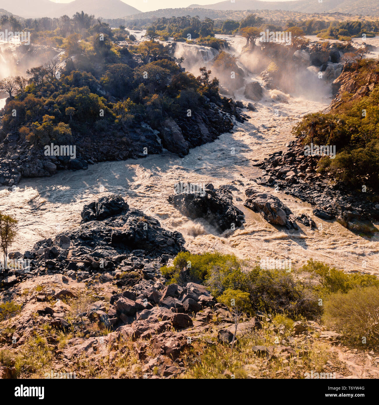 Epupa Falls sur la Kunene en Namibie Banque D'Images