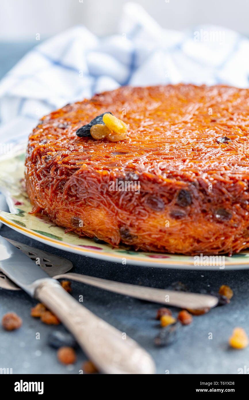 Kugel Est Un Plat Traditionnel De La Cuisine Juive Photo Stock Alamy