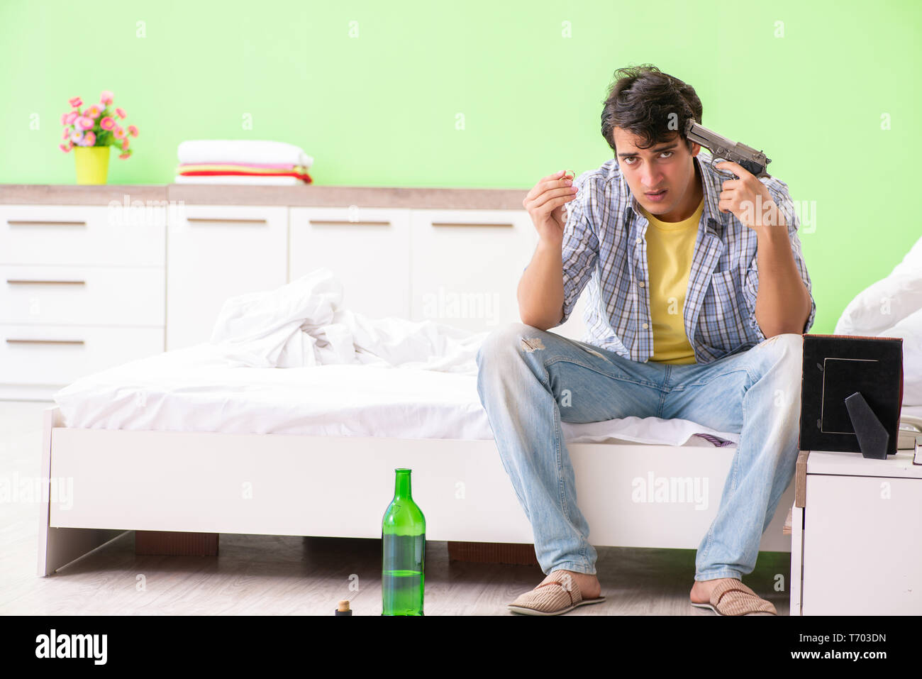 Jeune Homme Triste En Amour Malheureux Concept Photo Stock Alamy
