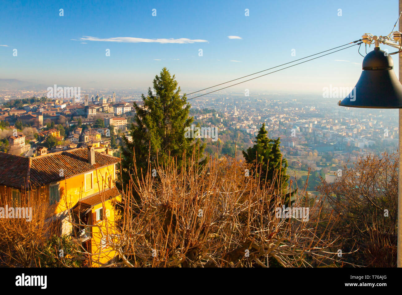 Coucher du soleil sur les bas panorama vu de la région de Bergame Bergamo Banque D'Images