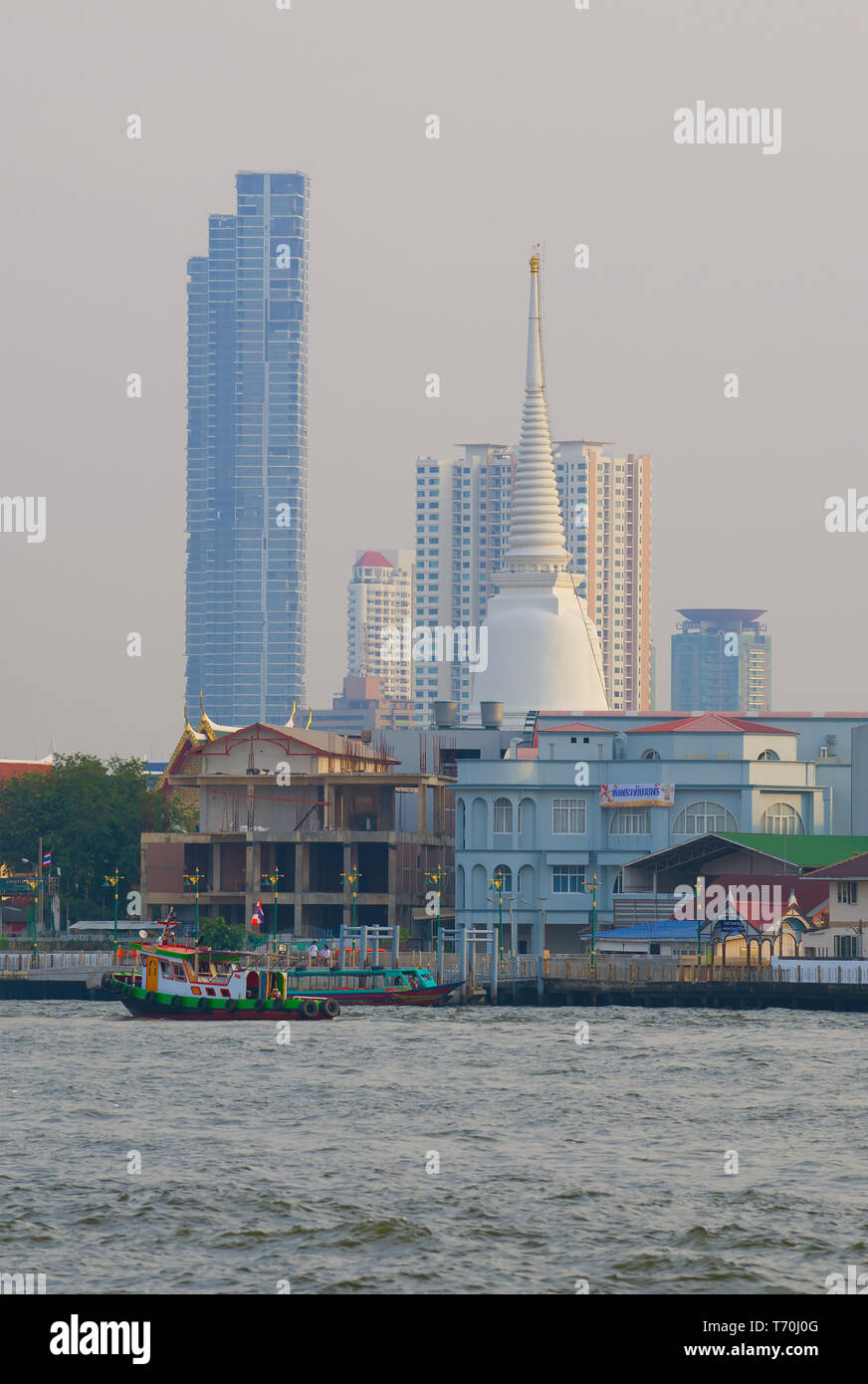 BANGKOK, THAÏLANDE - 27 décembre 2018 : une demi-heure avant le crépuscule du soir Banque D'Images