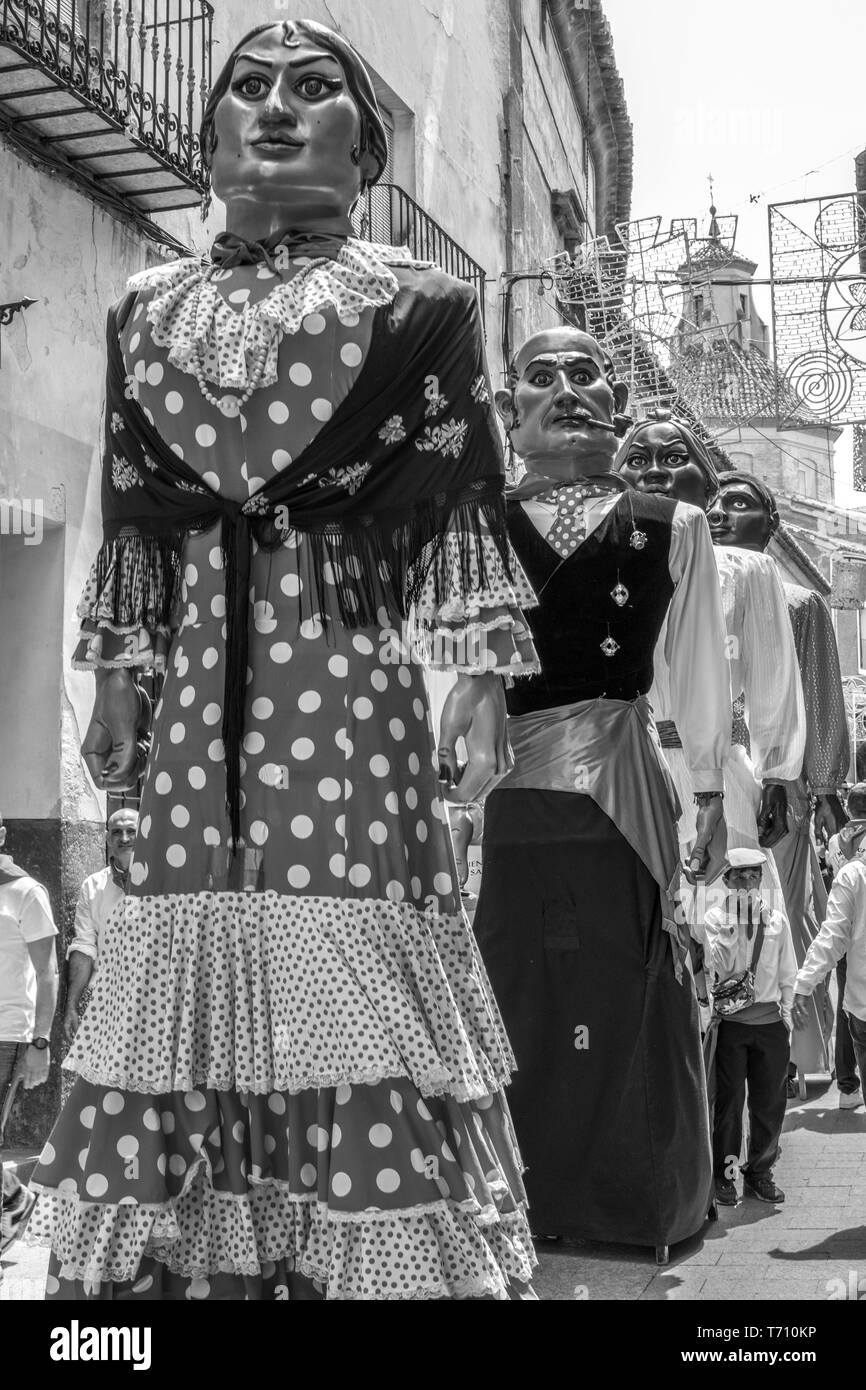 Caravaca de la Cruz, Espagne 2 Mai 2019 : Giants Parade à la festivité Caballos del vino ou chevaux de vin à Caravaca. Banque D'Images