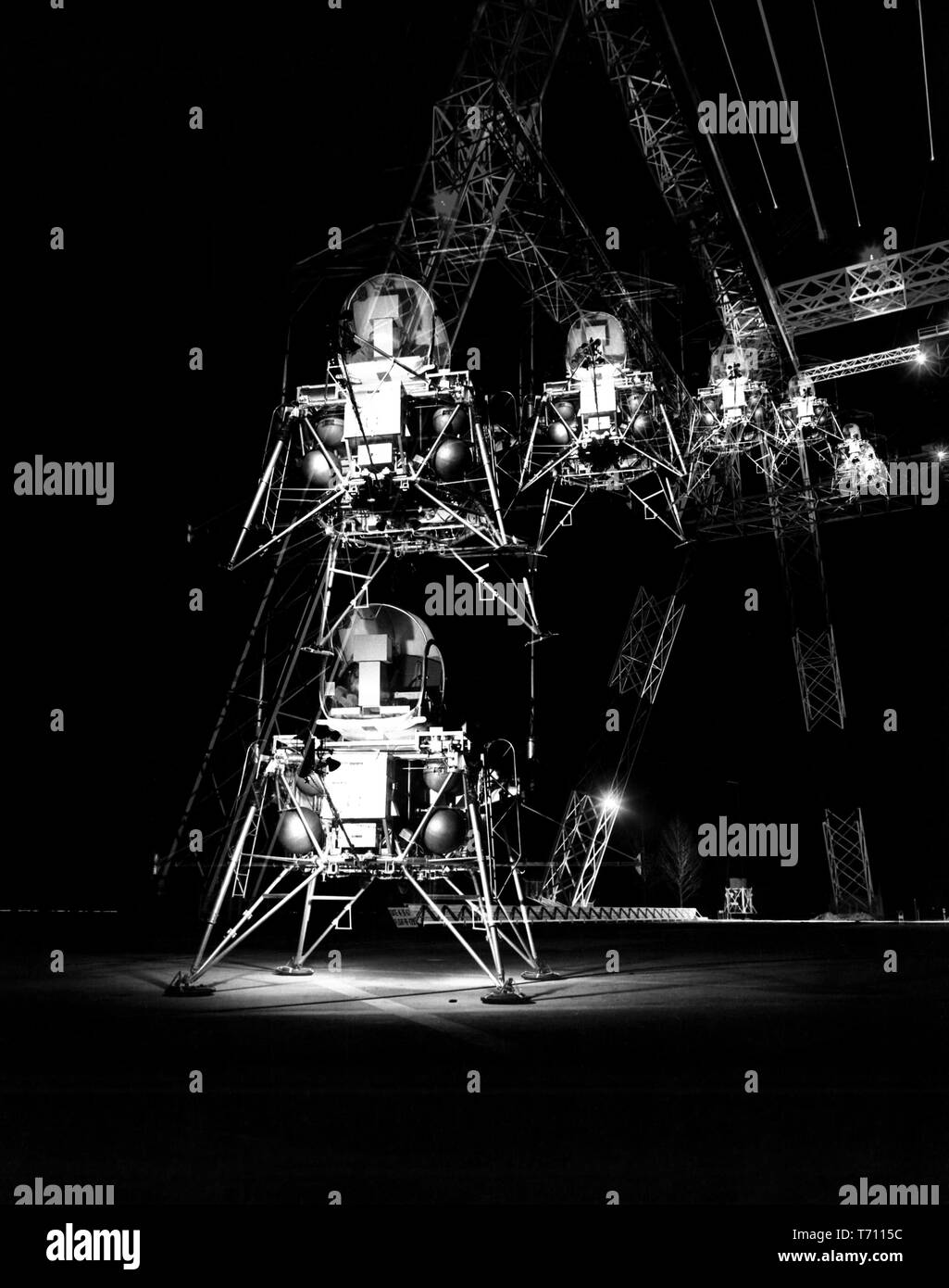 Module d'Excursion lunaire Simulator (SMLE) session de formation nuit à la NASA Langley Research Center à Hampton, Virginie, le 11 avril 1967. Droit avec la permission de la National Aeronautics and Space Administration (NASA). () Banque D'Images