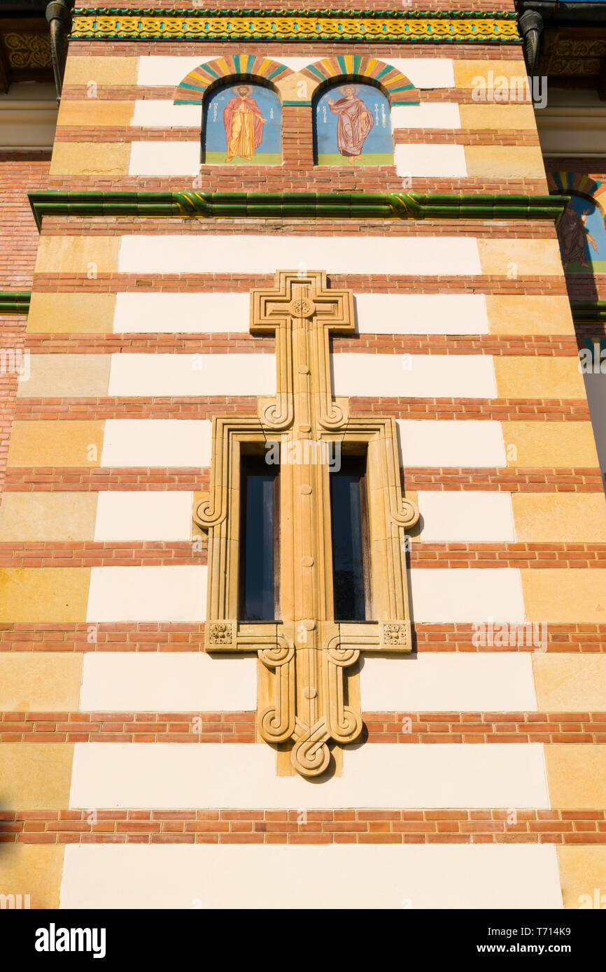 Châssis de fenêtre belle décoration à la monastère de Sinaia dans la Vallée de Prahova Banque D'Images