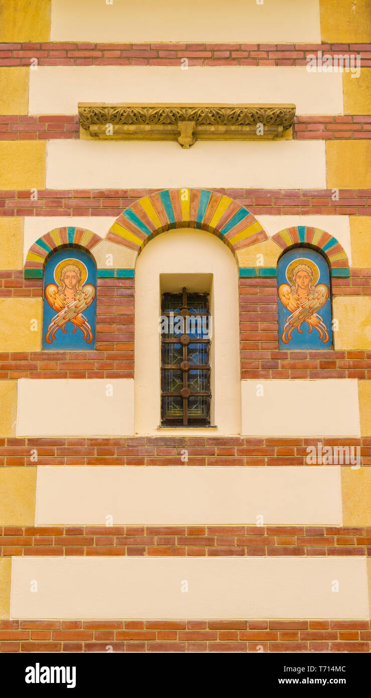 Châssis de fenêtre belle décoration à la monastère de Sinaia dans la Vallée de Prahova Banque D'Images