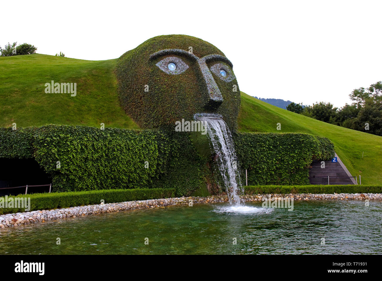 Wattens, Tyrol/ Autriche : Le géant est une fontaine créée par l'artiste autrichien André Heller, située à l'entrée de la Swarovski Crystal Worlds Banque D'Images