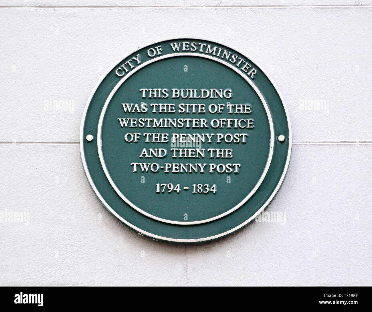 Londres, Angleterre, Royaume-Uni. Plaque commémorative Green : Ce bâtiment a été le site de l'office de la Westminster penny post et ensuite les 2-penny post, 1 Banque D'Images