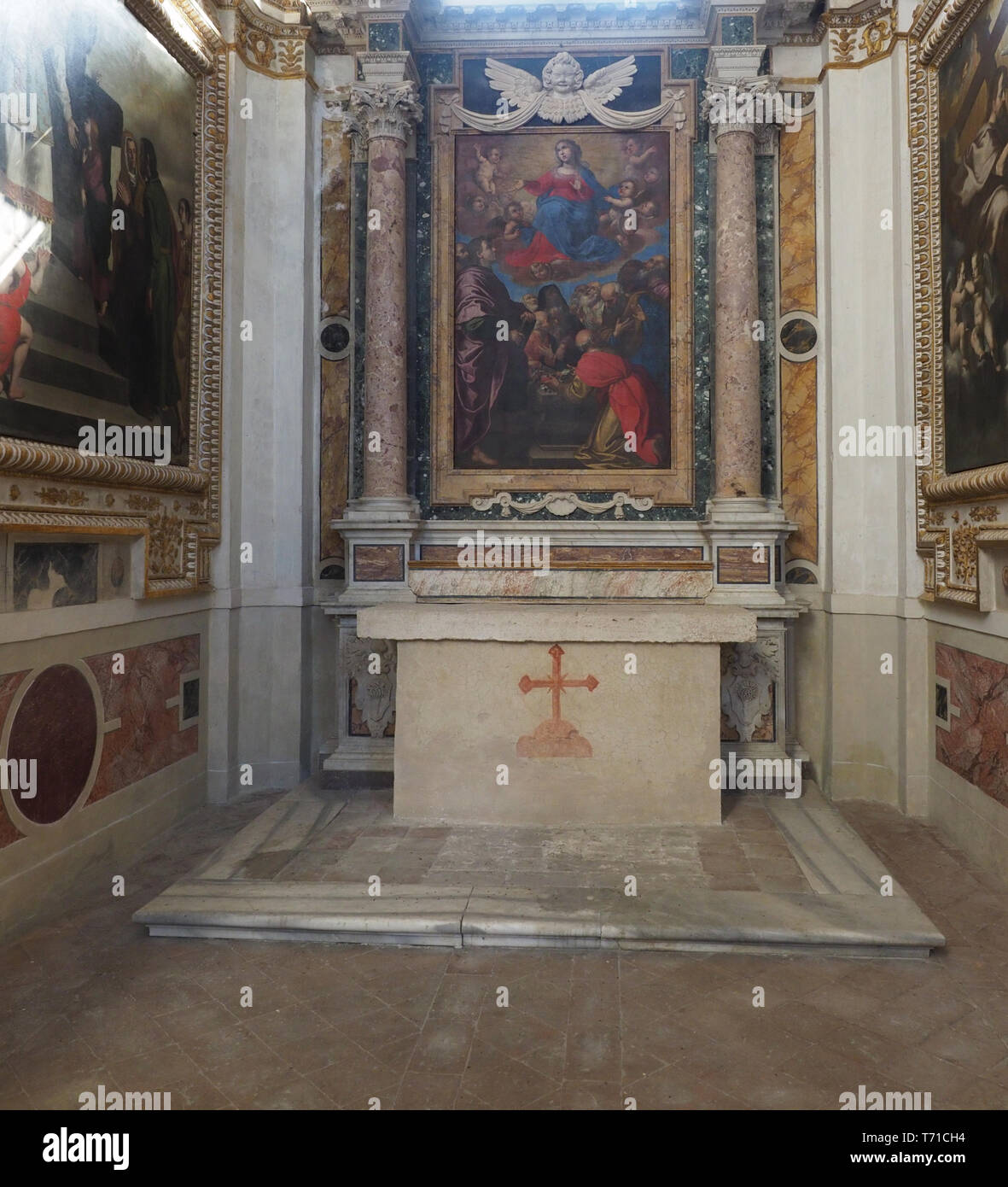Todi Ombrie Italie. Cappella dell'Assunta - Chapelle de l'Assomption XVII siècle. La chapelle est entièrement dédiée à Sainte Marie et décorées w Banque D'Images