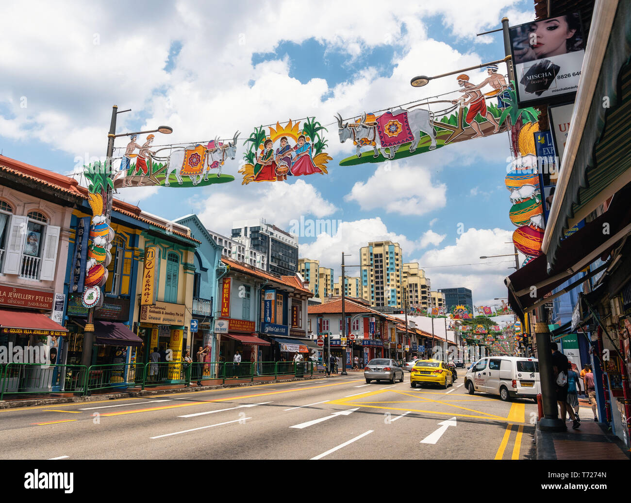 Chinatown, Singapour - 9 Février 2019 : quartier des affaires indiennes à Singapour. Vieux bâtiments colorés colonail dans Little India Banque D'Images
