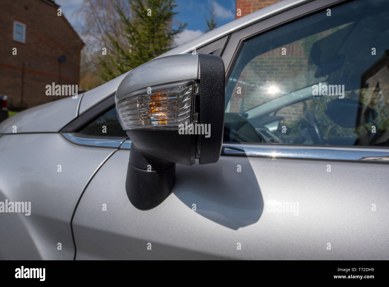 Accident de voiture épave, collisions de la route (RTC) Location de dommages après le crash. Détails du dommage. Voiture mineur de dommages. Banque D'Images