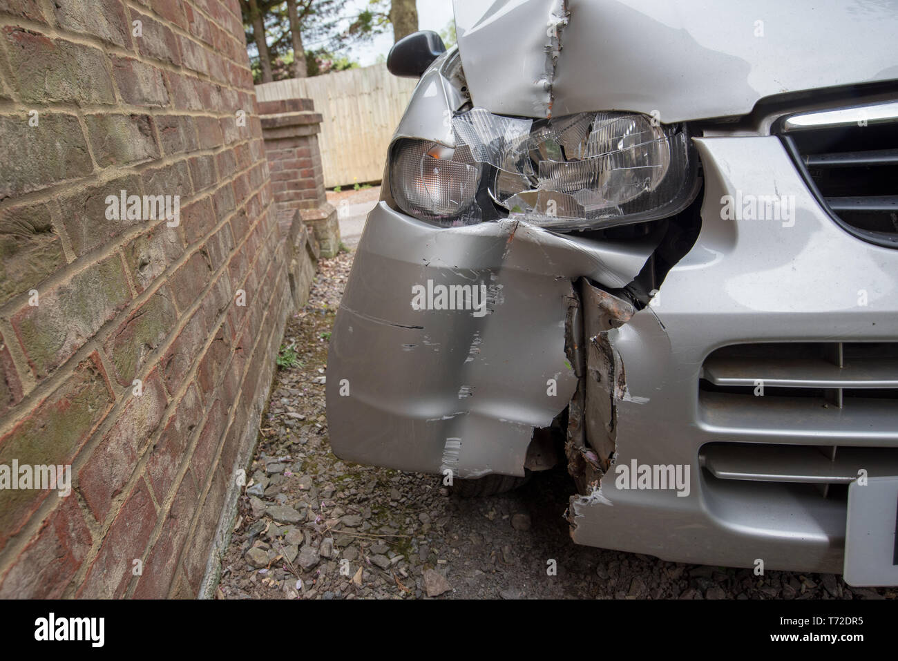 Accident de voiture épave, collisions de la route (RTC) Location de dommages après le crash. Détails du dommage. Banque D'Images