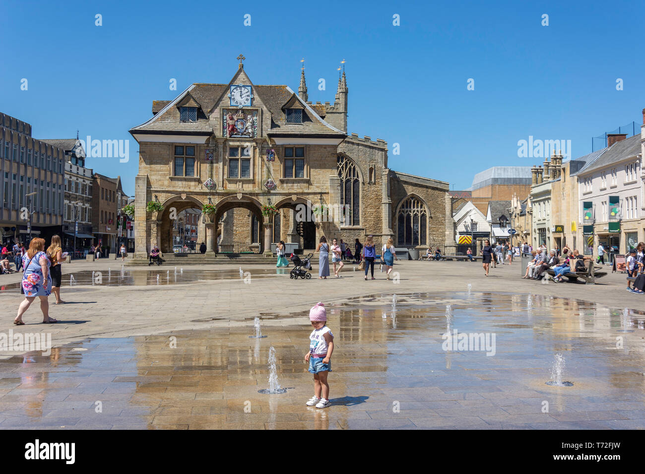 17e siècle le Guildhall (beurre Cross), Place de la Cathédrale, Peterborough, Cambridgeshire, Angleterre, Royaume-Uni Banque D'Images