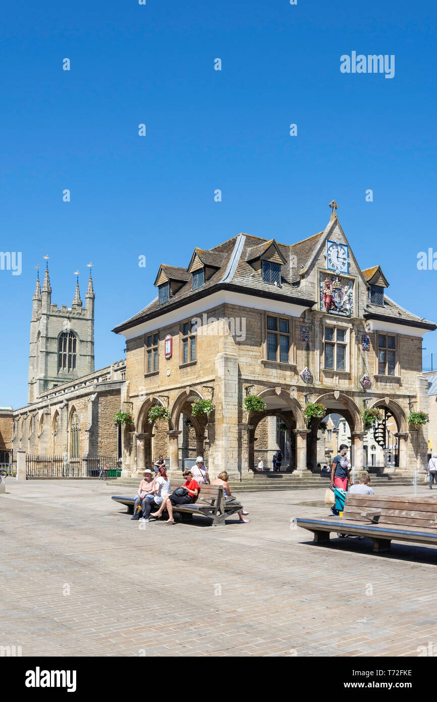 17e siècle le Guildhall (beurre Cross), Place de la Cathédrale, Peterborough, Cambridgeshire, Angleterre, Royaume-Uni Banque D'Images