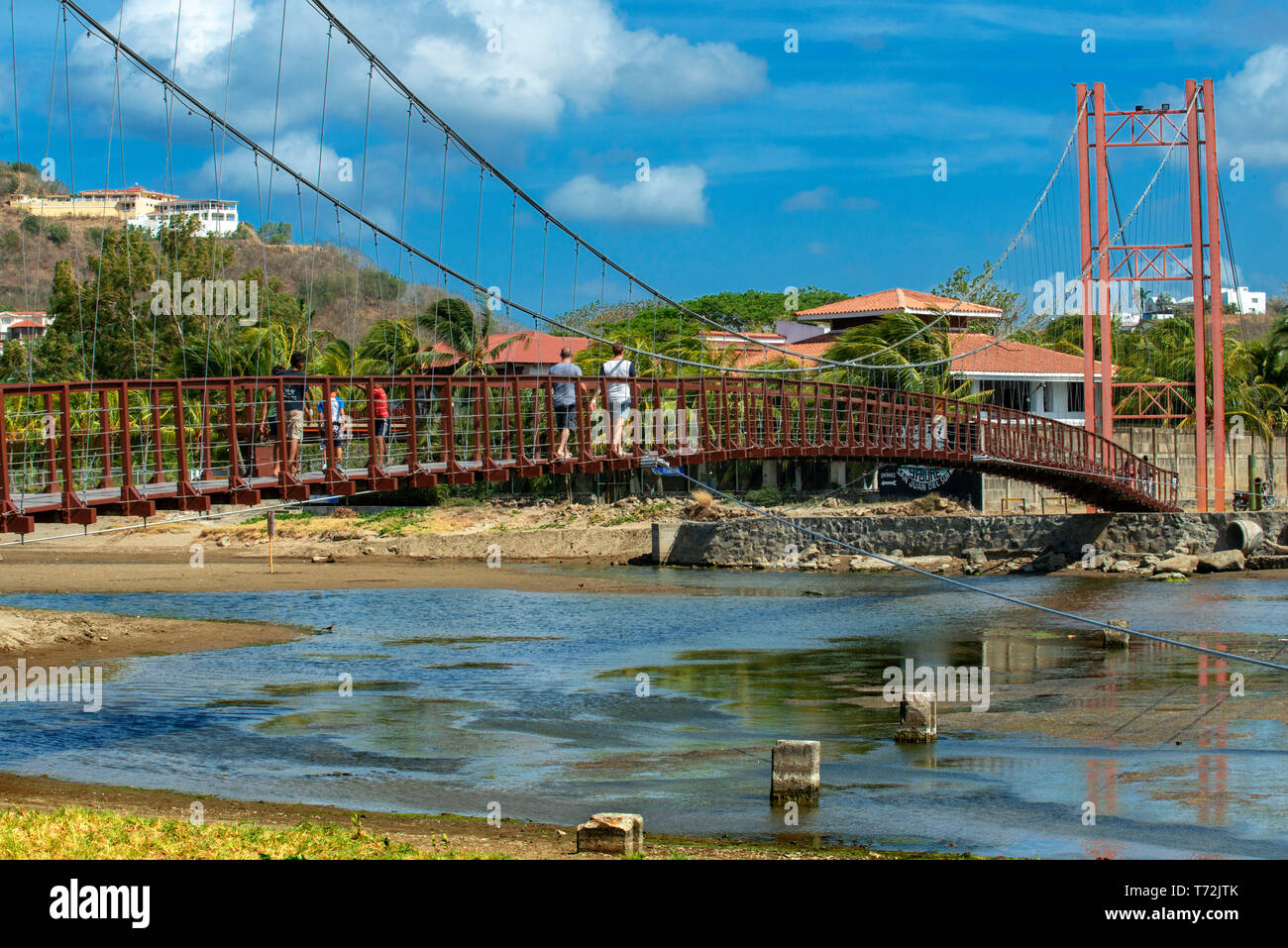 Près du pont de San Juan del Sur les plages côtières dans le centre ville de San Juan del Sur Nicaragua Amérique Centrale. Rivière San Juan del Sur. Villa de luxe Banque D'Images