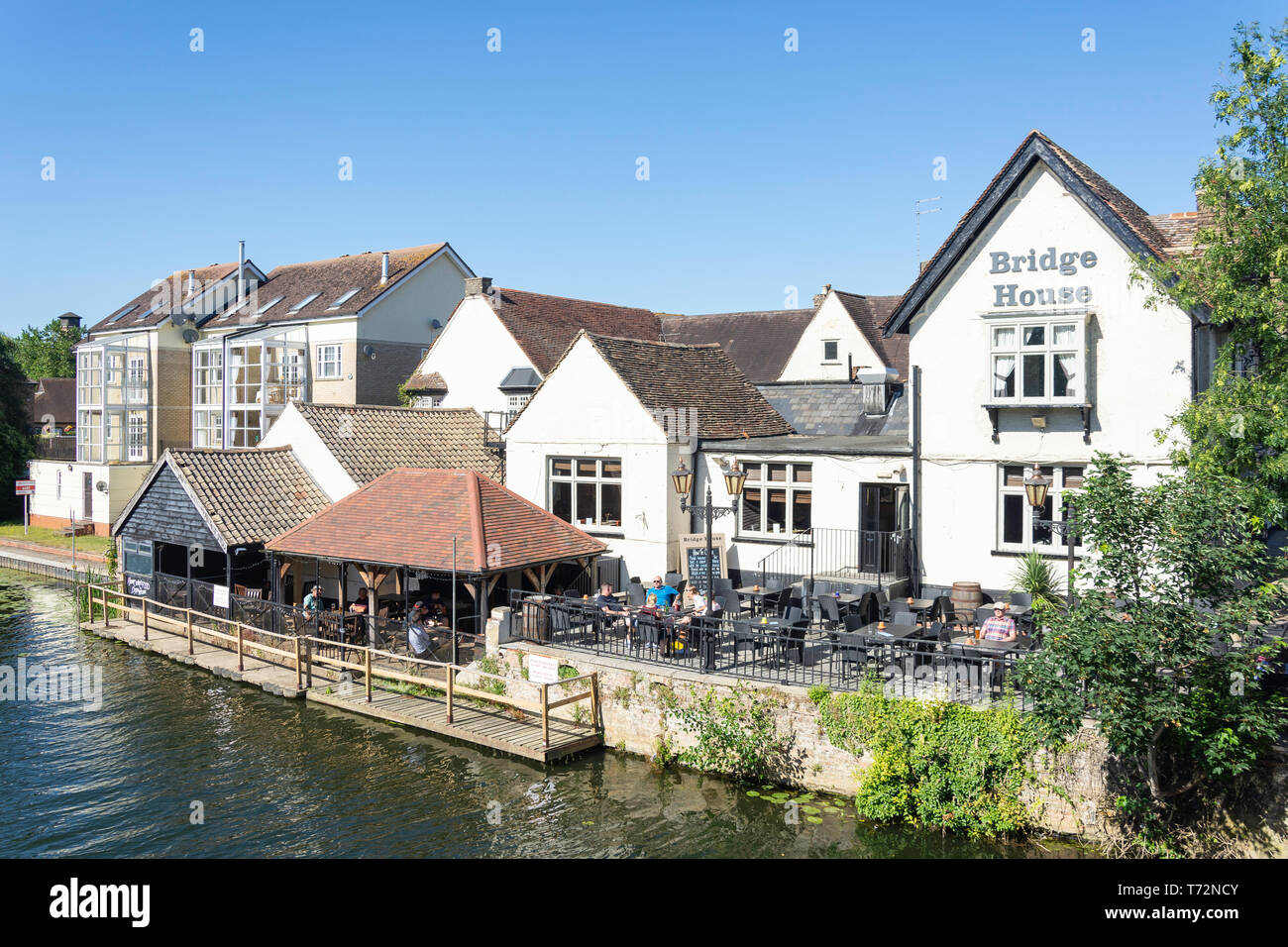 Le Pont St Neots sur rivière, Market Square, St Neots, Cambridgeshire, Angleterre, Royaume-Uni Banque D'Images